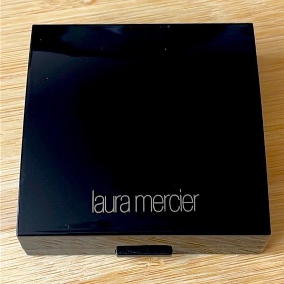 Brand New Laura Mercier Matte Radiance Baked Powder Highlighter Blurring Blush - Picture 4 of 15